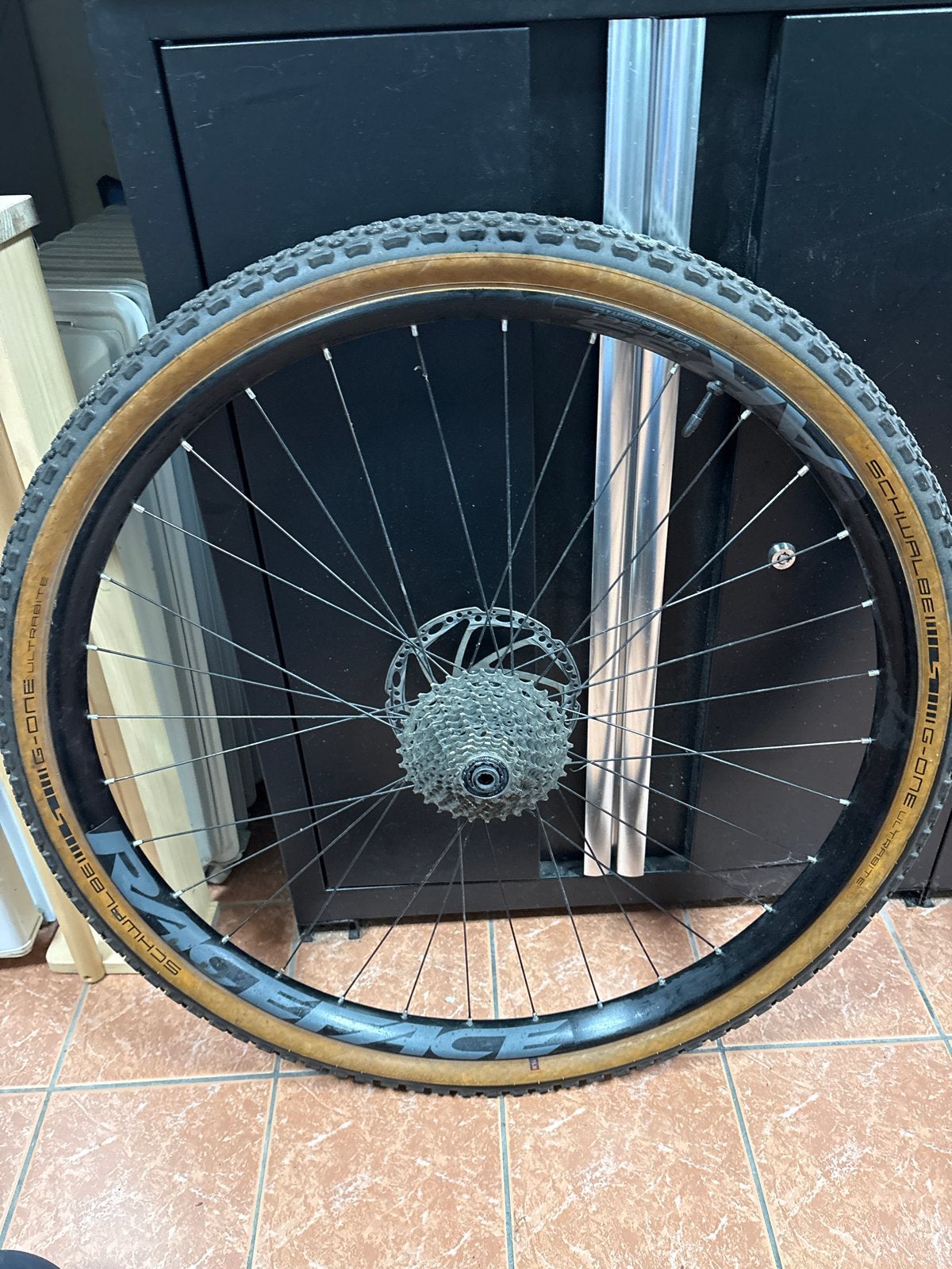 Race Face AR 35 achterwiel met Schwalbe G-One Ultrabite, Fietsen en Brommers, Gebruikt, Gravelbike, Aluminium, Ophalen