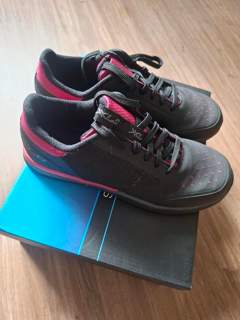 XLC MTB schoenen flatpedals maat 39, Fietsen en Brommers, Fietsaccessoires | Fietskleding, Ophalen of Verzenden