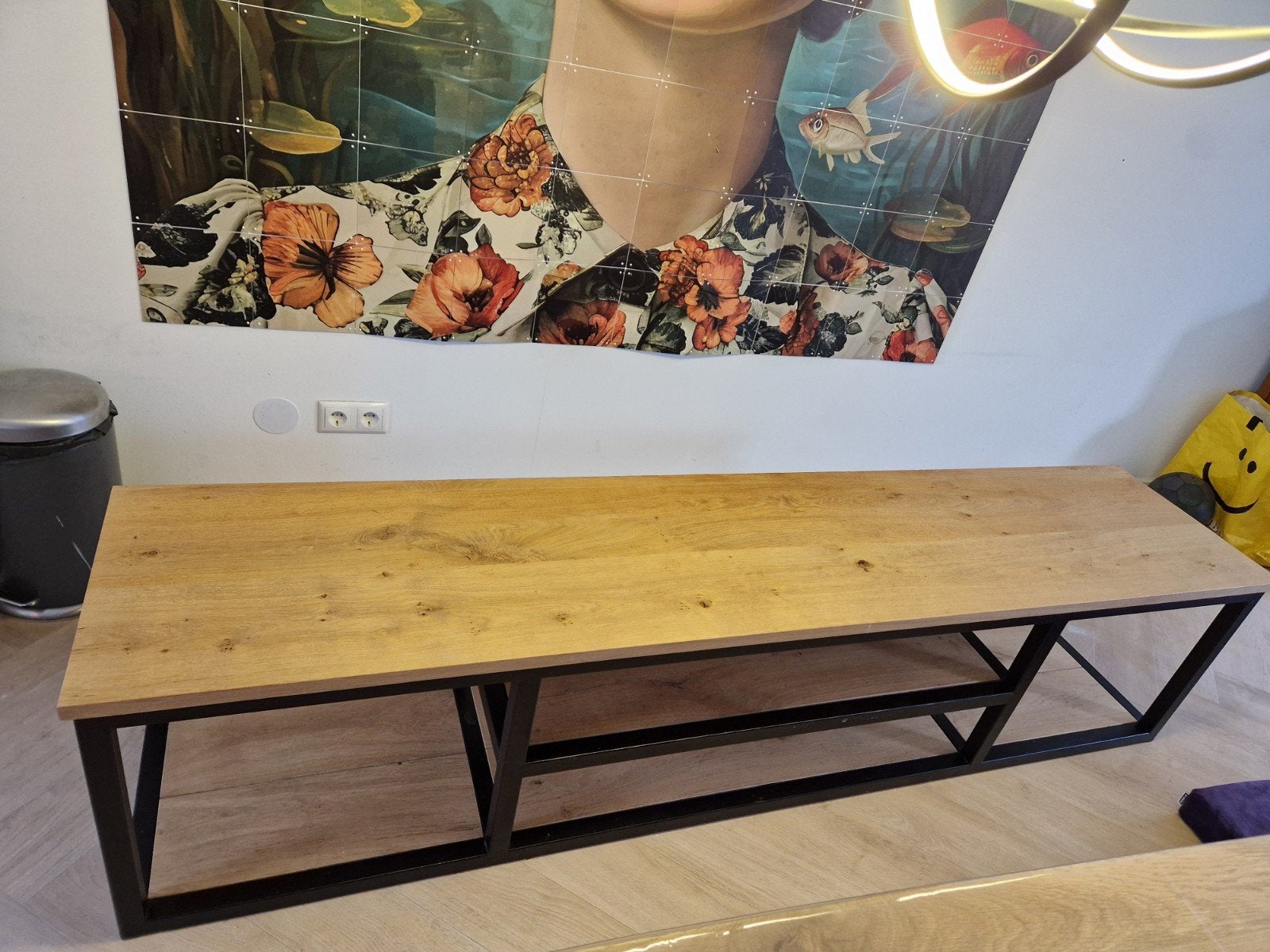 tv meubel industrieel hout en zwart staal, Ophalen, Eikenhout, Zo goed als nieuw, 25 tot 50 cm