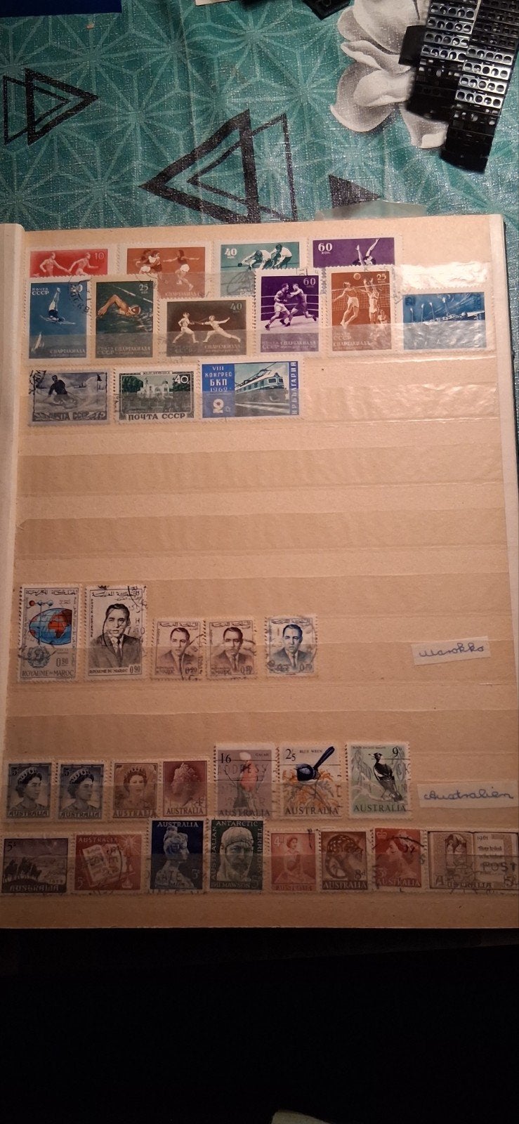 Grote verzameling postzegels in album - Diverse landen, Ophalen of Verzenden, Overige landen, Gestempeld