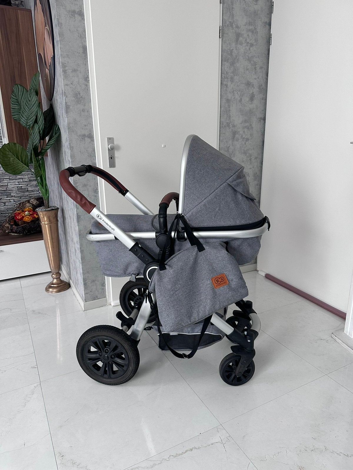 Kinderkraft VEO Kinderwagen – Zo goed als nieuw, Verstelbare duwstang, Zo goed als nieuw, Ophalen, Kinderwagen