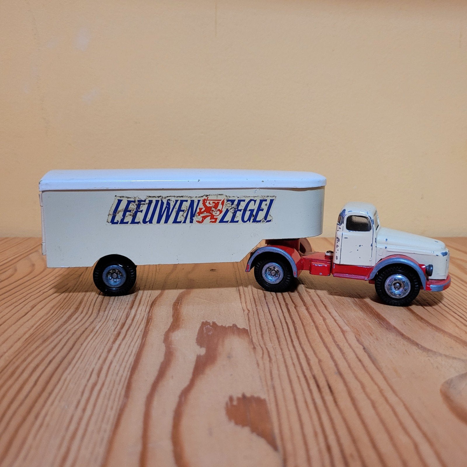 1964 Tekno Volvo Leeuwenzegel Vrachtwagen met Oplegger, Overige merken, Gebruikt, 1:50 of kleiner, Verzenden