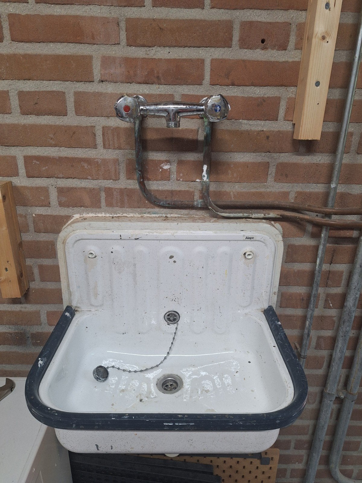 Vintage wasbak eventueel met kraan - Gebruikt, Ophalen, Gebruikt, Wastafel