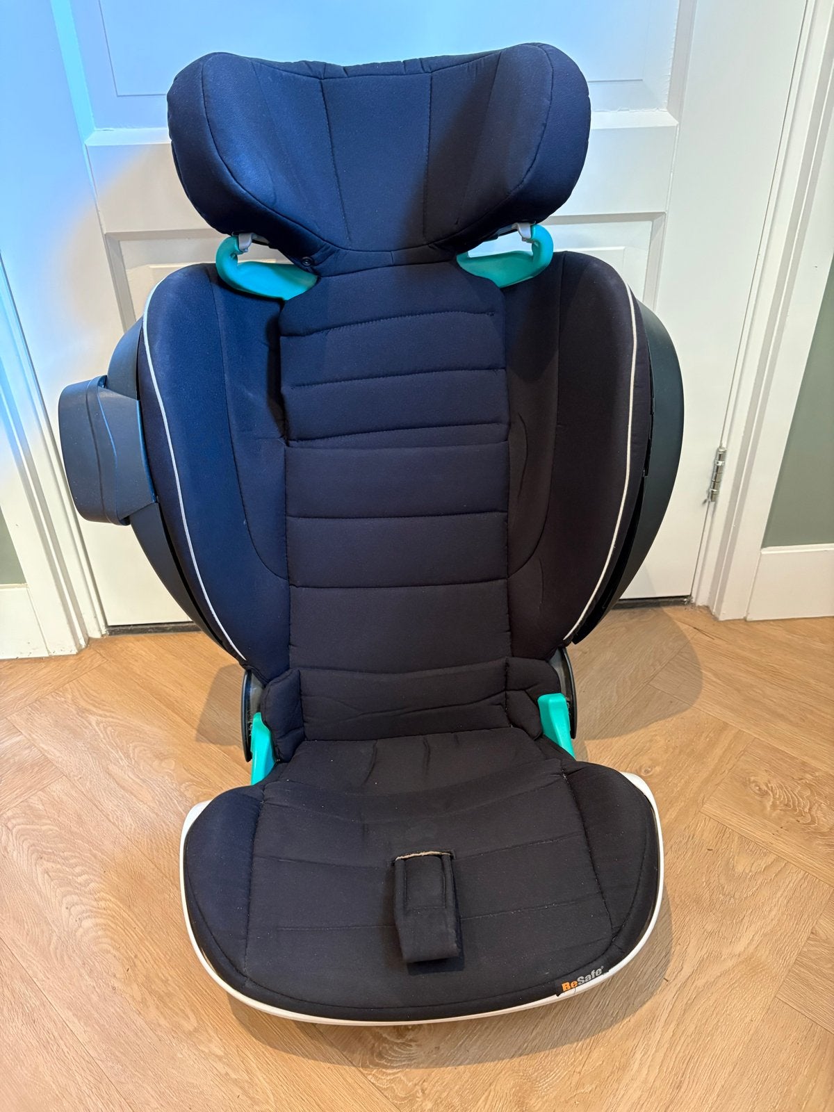 BeSafe iZi Flex i-Size autostoel - Zwart, Ophalen, Autogordel of Isofix, 15 t/m 36 kg, Verstelbare rugleuning
