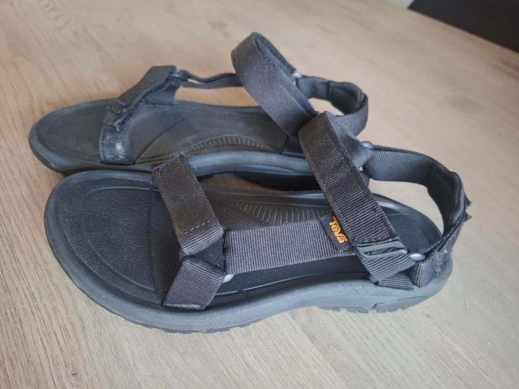 Teva sandalen - Zwart - Maat 39, Kleding | Dames, Schoenen, Zwart, Zo goed als nieuw, Teva, Sandalen of Muiltjes