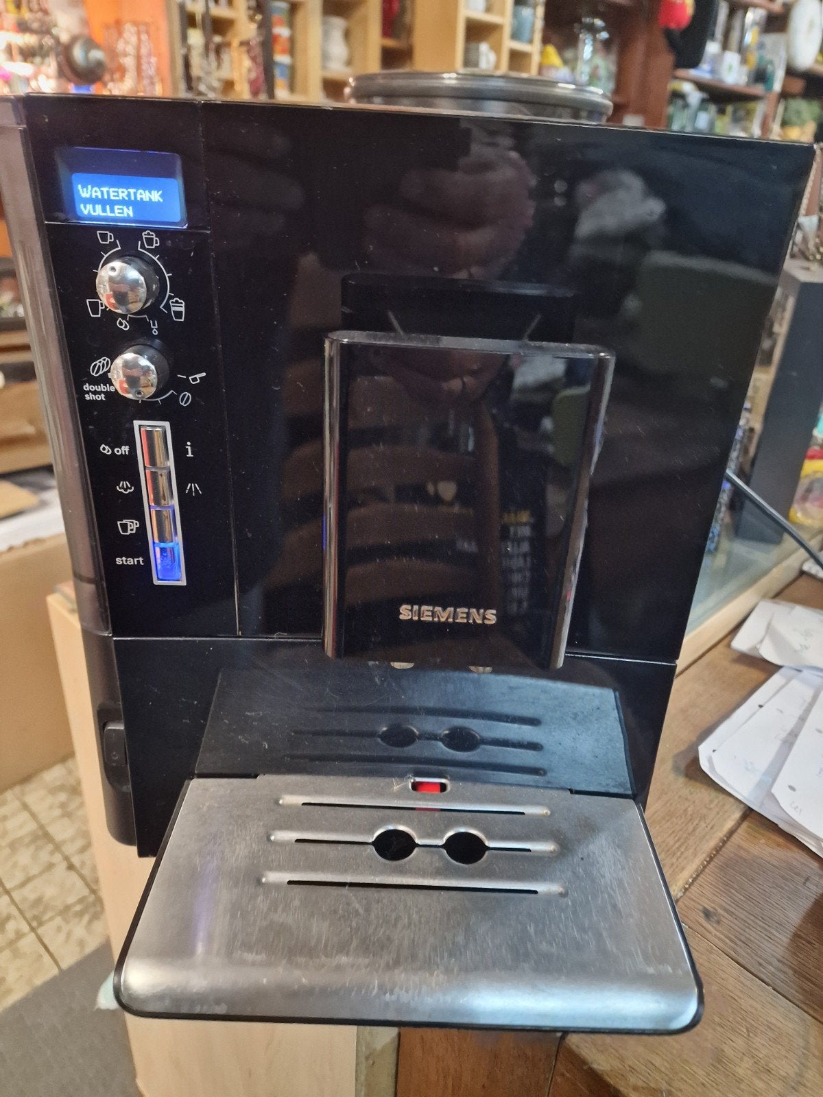 Siemens EQ.5 MacchiatoPlus volautomatische koffiemachine, Witgoed en Apparatuur, Ophalen, Afneembaar waterreservoir, Gebruikt