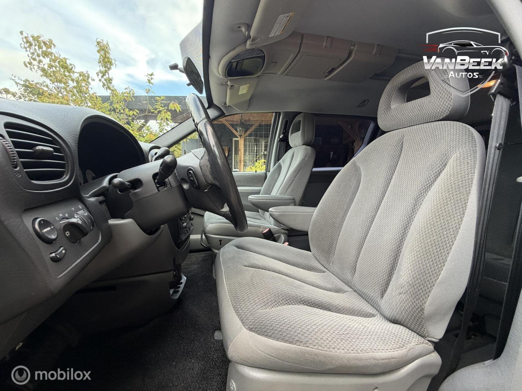 Chrysler Voyager 3.3i V6 SE Luxe TV Apk Climate Automaat, Auto's, 3301 cc, 450 kg, Gebruikt, 7 stoelen