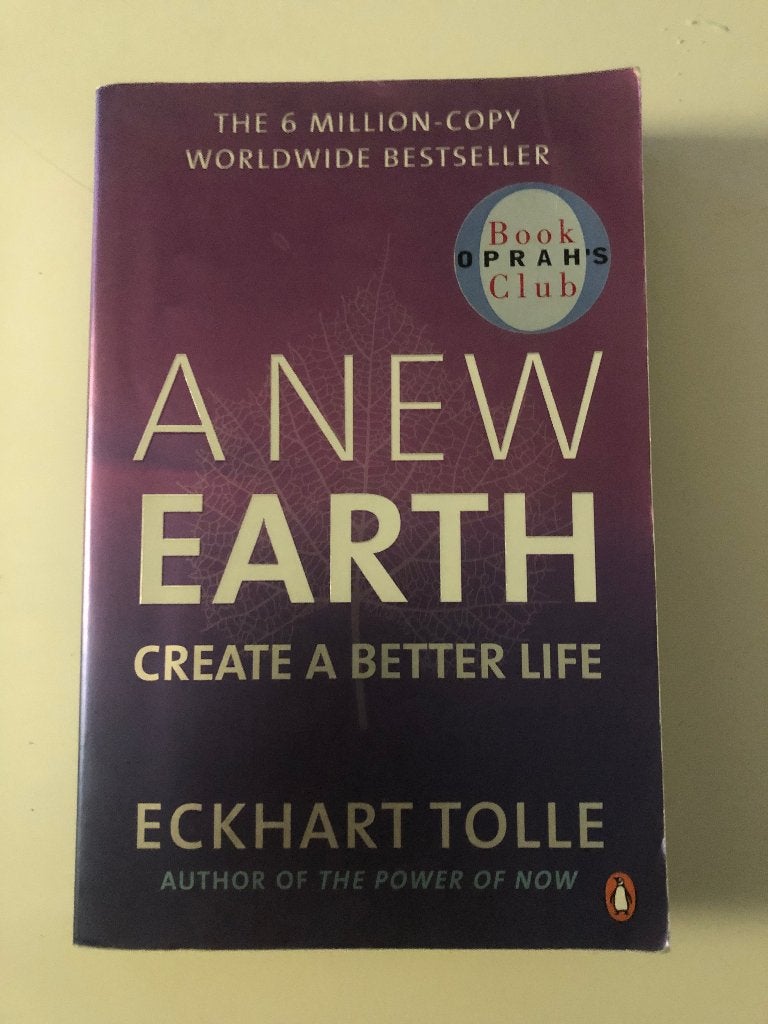 A New Earth - Echkhart Tolle, Achtergrond en Informatie, Spiritualiteit algemeen, Ophalen of Verzenden, Zo goed als nieuw