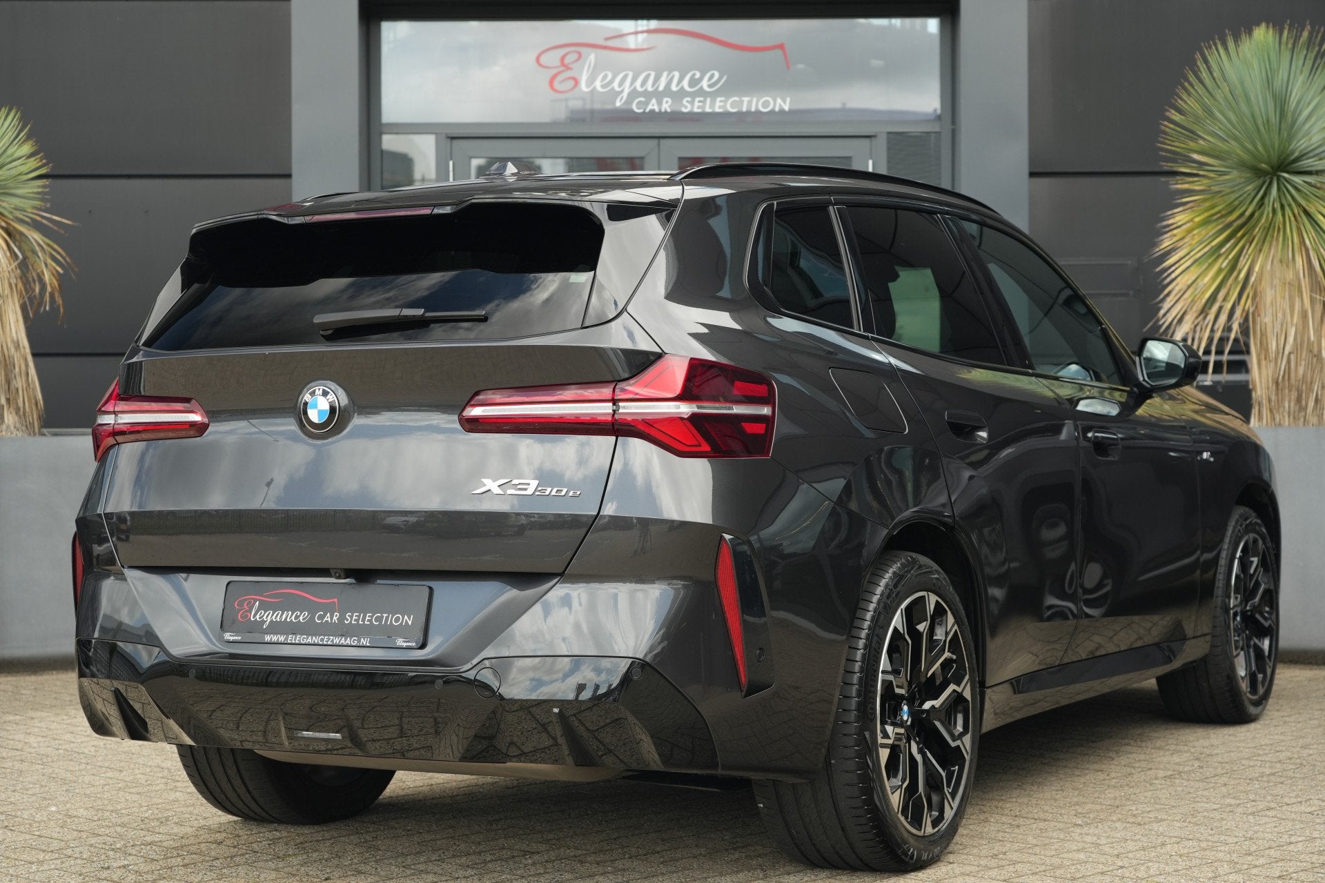 BMW X3 30e xDrive M Sport 300pk Panoramadak/DrivingAssPlus/P, Auto's, BMW, Automaat, 1998 cc, Gebruikt, Zwart