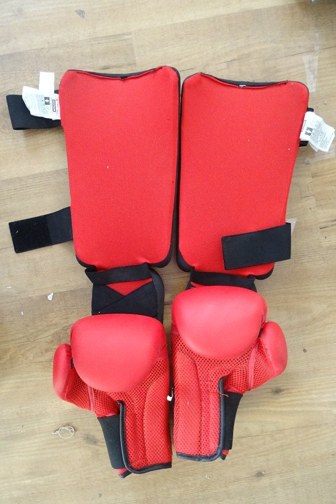 Beenbeschermers en handschoenen, Maat S, Ophalen, Nieuw, Overige