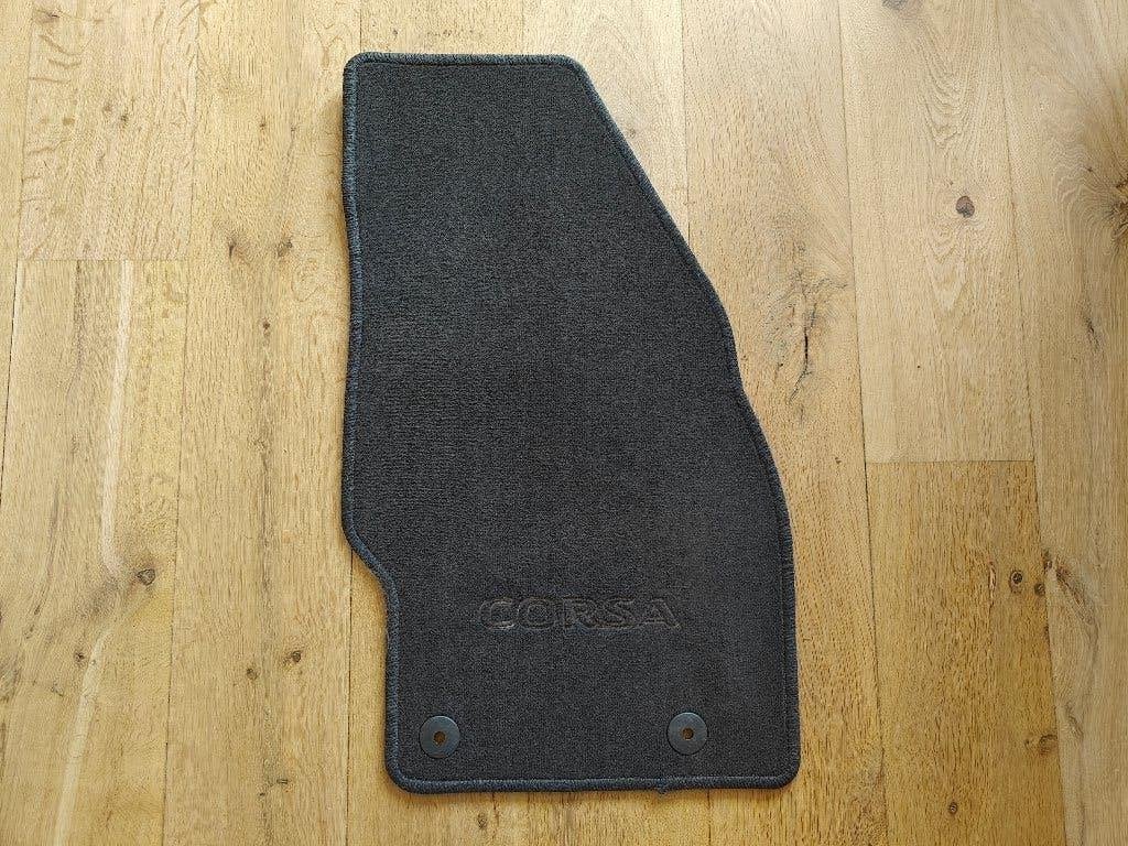 Originele Opel Corsa D vloermat passagierszijde -nette staat, Ophalen of Verzenden, Gebruikt