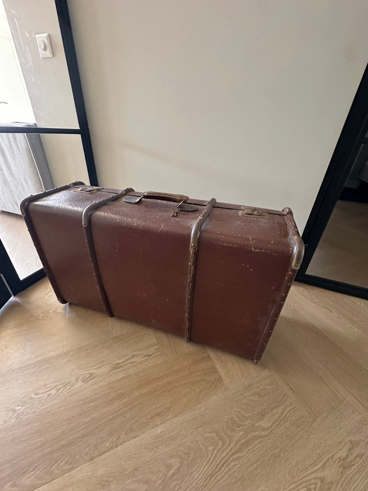 Grote oude reiskoffer, Ophalen, Zo goed als nieuw, Hard kunststof, 70 cm of meer