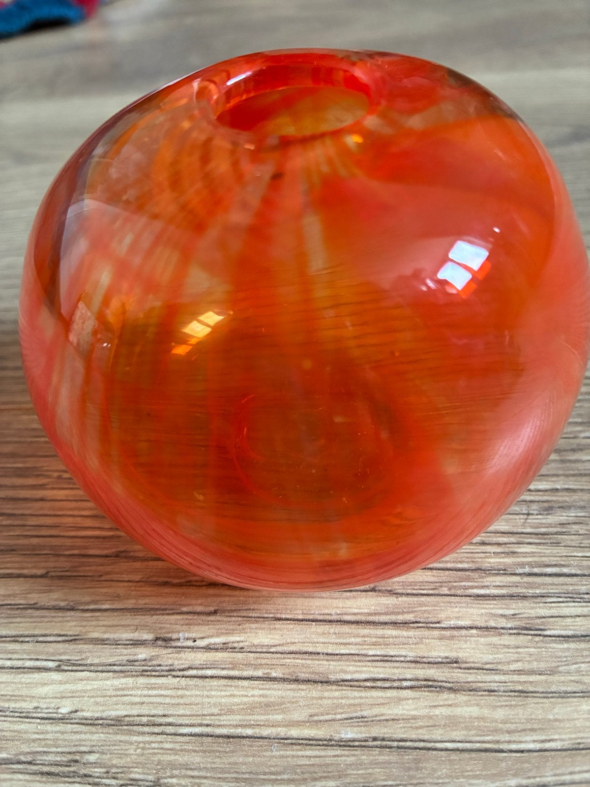 Oranje glazen vaasje 8 cm doorsnede geheel gaaf, Ophalen of Verzenden