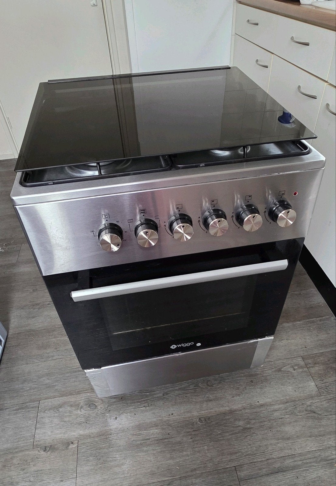 Wiggo 4-pits gasfornuis met oven, Witgoed en Apparatuur, Fornuizen, Ophalen, Gebruikt, 60 cm of meer, 4 kookzones
