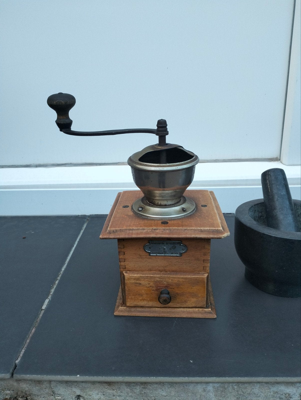 Antieke Koffiemolen - Handmatig - Hout en Metaal, Ophalen