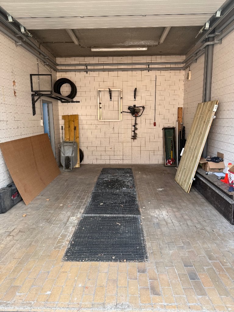 Nette garagebox op afgesloten terrein overheaddeur + stroom, Auto diversen
