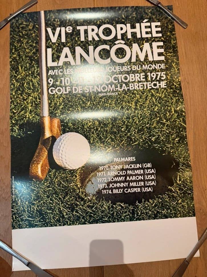 Golfaffiche 6e Trophée Lancôme 1975 foto Lafaurie, Rechthoekig Staand, Ophalen of Verzenden, Zo goed als nieuw, Sport