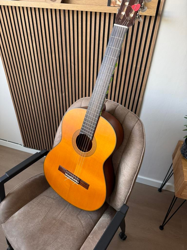 Yamaha klassieke gitaar, Muziek en Instrumenten, Snaarinstrumenten | Gitaren | Akoestisch, Ophalen of Verzenden, Zo goed als nieuw