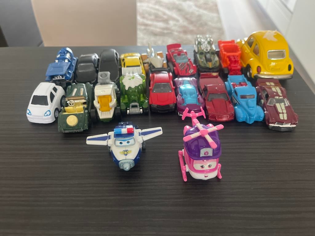 Grote collectie speelgoedauto's en Super Wings figuren, Ophalen of Verzenden, Gebruikt