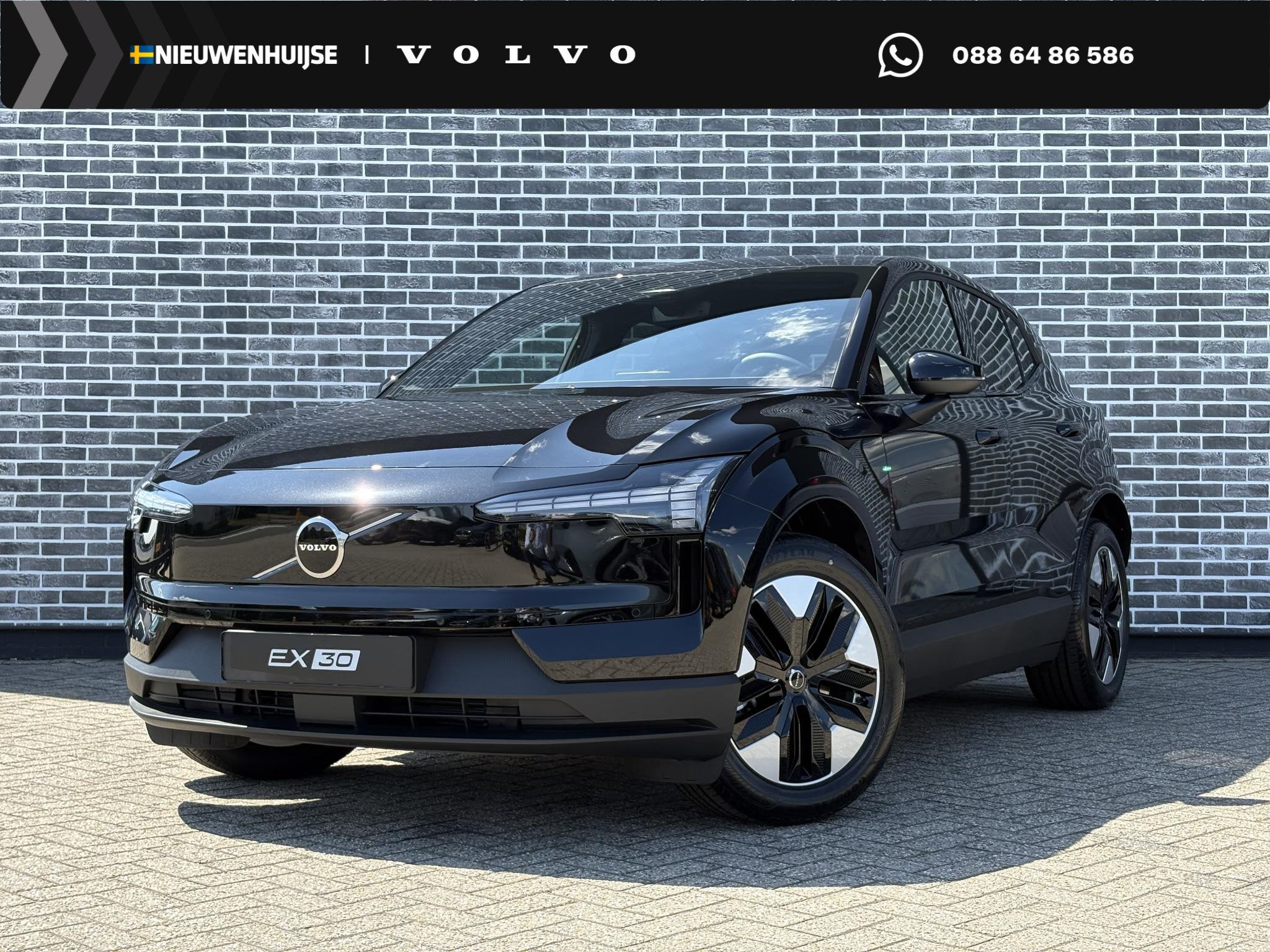 Volvo EX30 P3 Plus Europa 51 kWh | Extra getint glas achter, Auto's, Volvo, Automaat, Achterwielaandrijving, Leder en Stof, Zwart