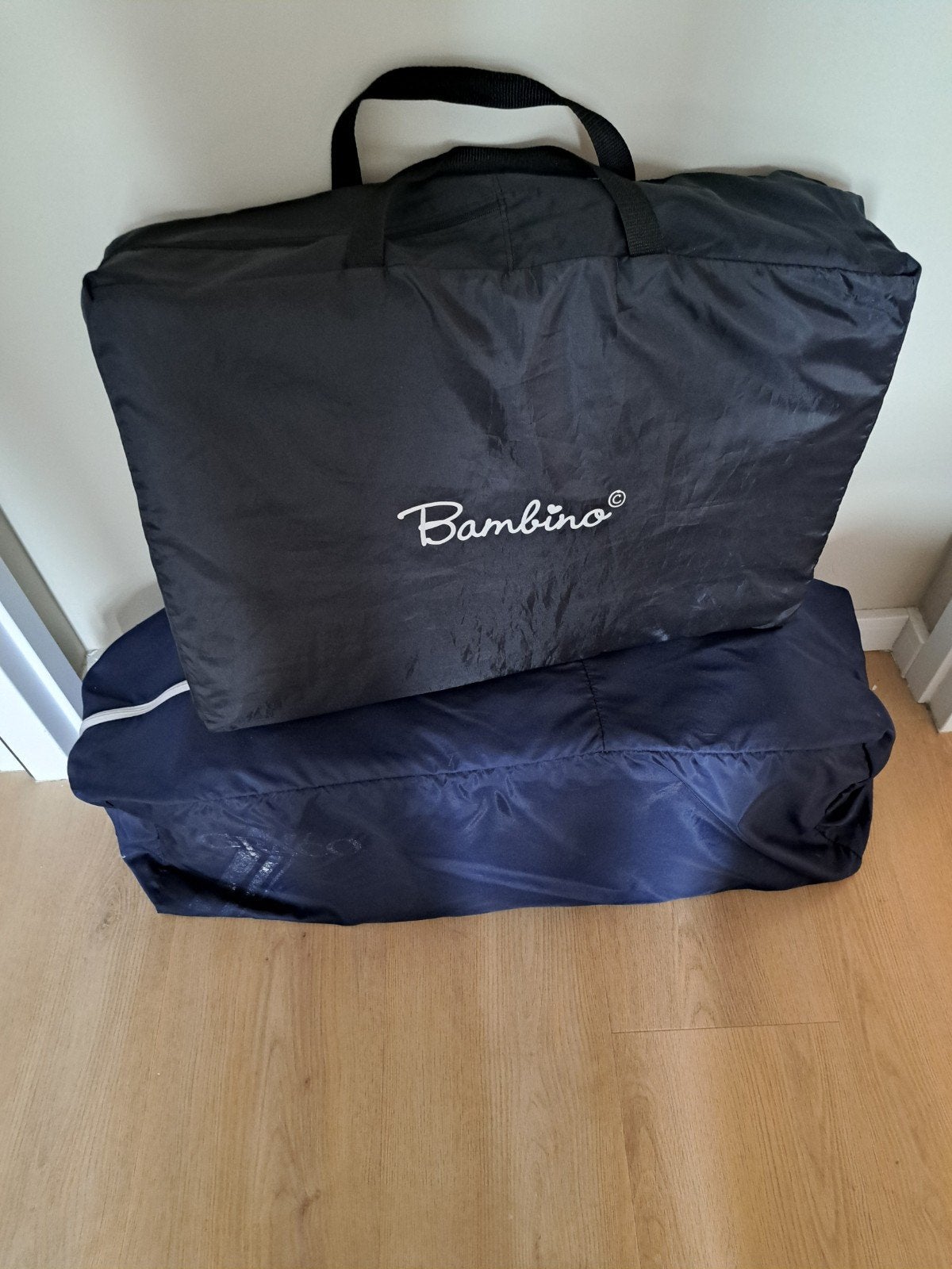 Graco camping ledikantje donkerblauw met Bambino matras, Kinderen en Baby's, Babywiegjes en Ledikanten, Ophalen