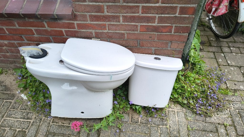 Toilet + stortbak, Doe-het-zelf en Verbouw, Ophalen, Gebruikt, Steen, Toilet