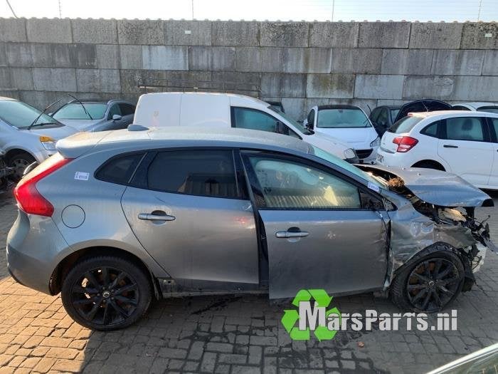 Achteras voorwielaandrijving van een Volvo V40, Gebruikt, -, -, Ophalen of Verzenden