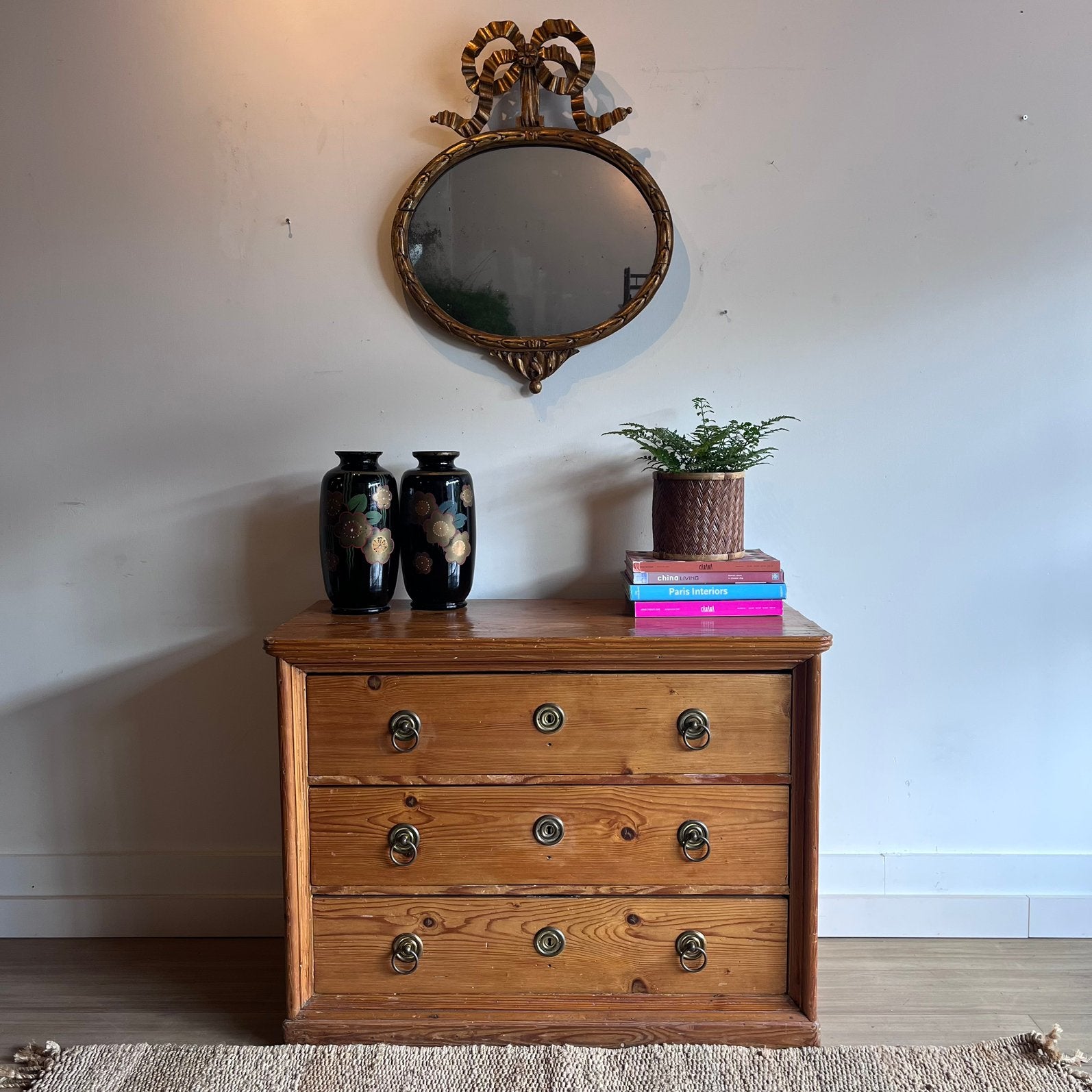 SALE Antieke Vintage grenen ladekast met 3 lades, Antiek en Kunst, Antiek | Meubels | Kasten, Ophalen