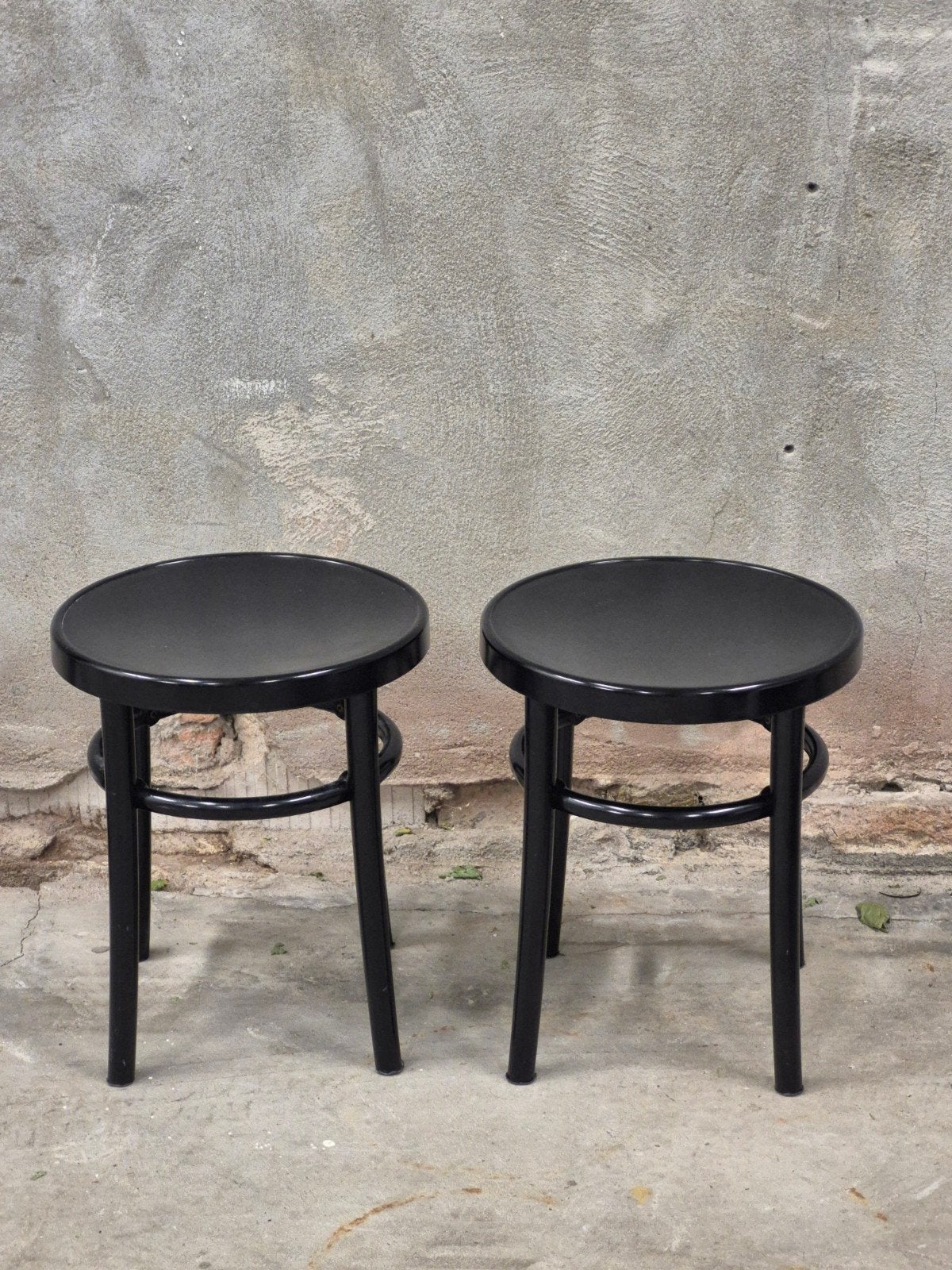 2 zwarte vintage krukken Öglan IKEA jaren 80 Kunststof kruk, Huis en Inrichting, Krukjes, Ophalen, Gebruikt, Kunststof