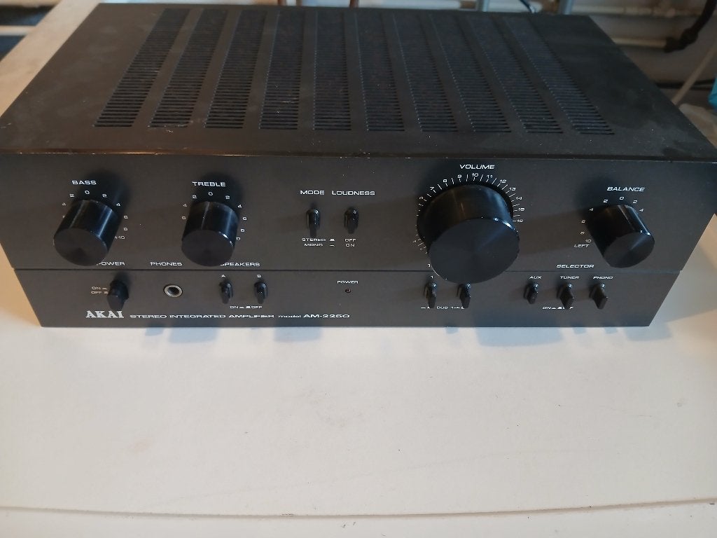 AKAI AM-2250, Audio, Tv en Foto, Versterkers en Receivers, Ophalen of Verzenden, Gebruikt, Minder dan 60 watt, Overige merken