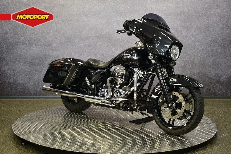 Harley-Davidson STREET GLIDE (bj 2014), Bedrijf, Sderegt@motoportgoes.nl, Nobelweg 4
4462 GK  Goes, NL, Chopper