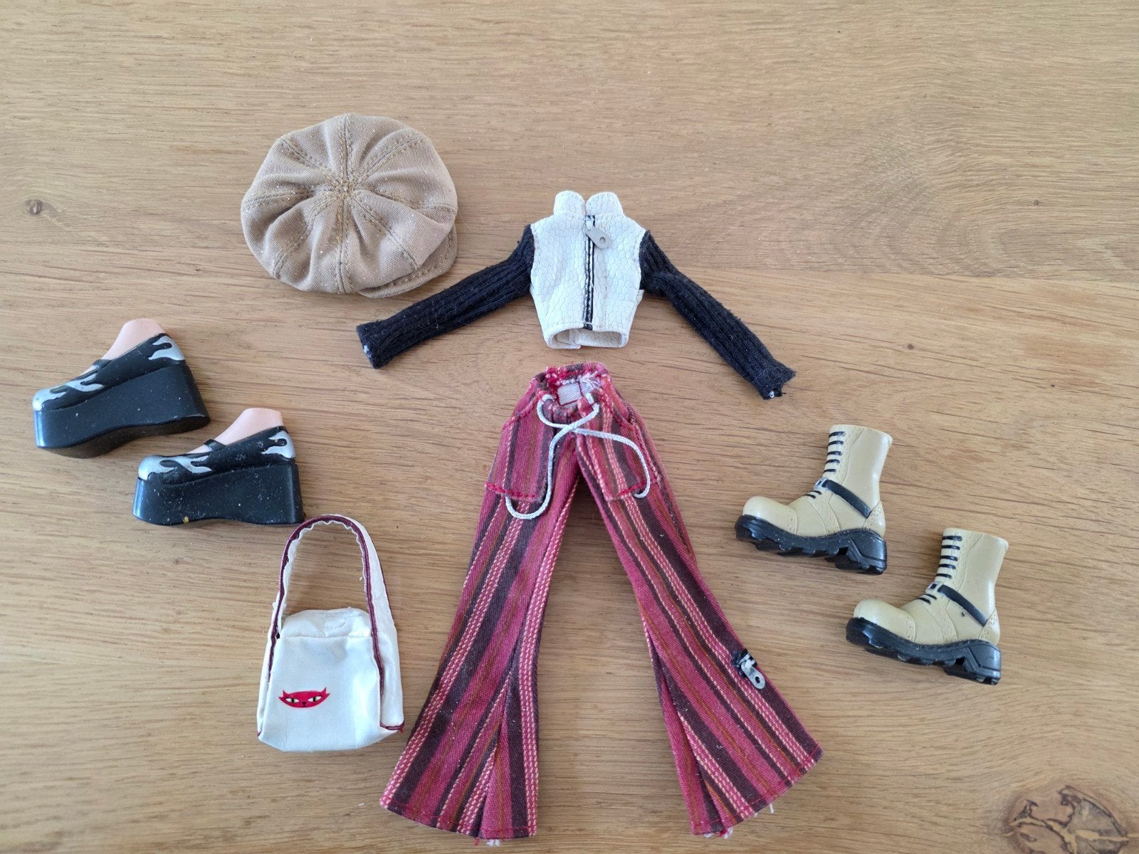 Bratz Jade kledingset en accessoires, Kinderen en Baby's, Ophalen of Verzenden, Gebruikt, Barbie