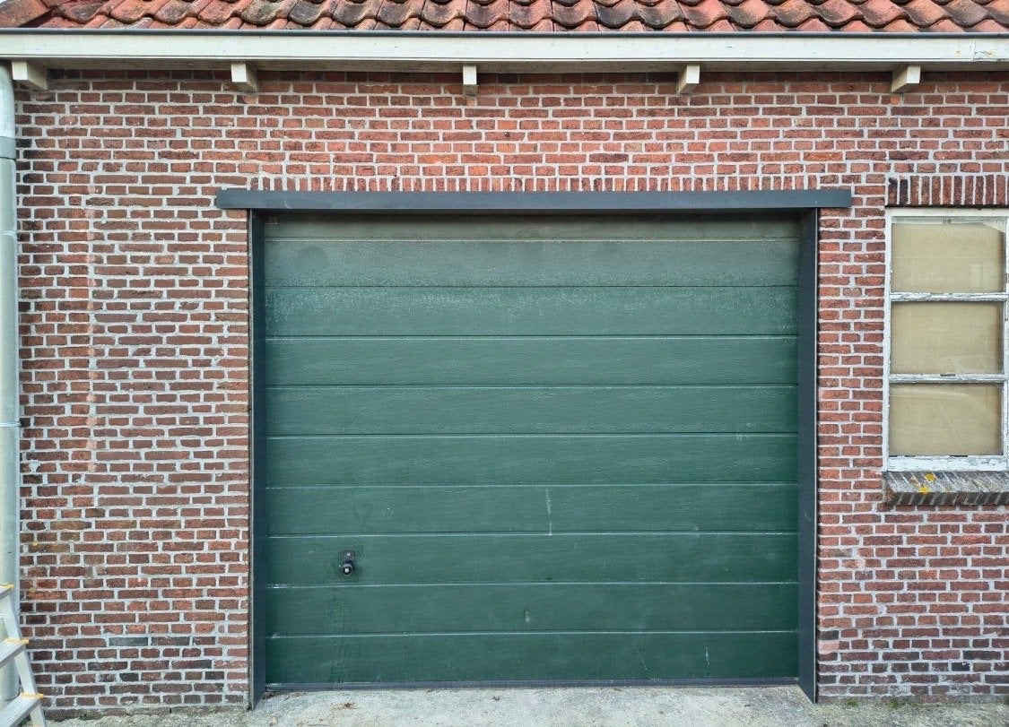 Geïsoleerde garagedeur - 275cm breed, 245cm hoog, Doe-het-zelf en Verbouw, Ophalen, Gebruikt, Garagedeur, Metaal