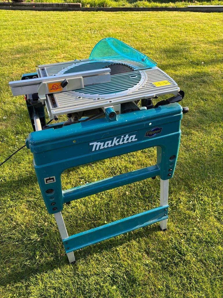 Flipover zaagtafel makita, 70 mm of meer, Ophalen of Verzenden, Zo goed als nieuw, Afkortzaag