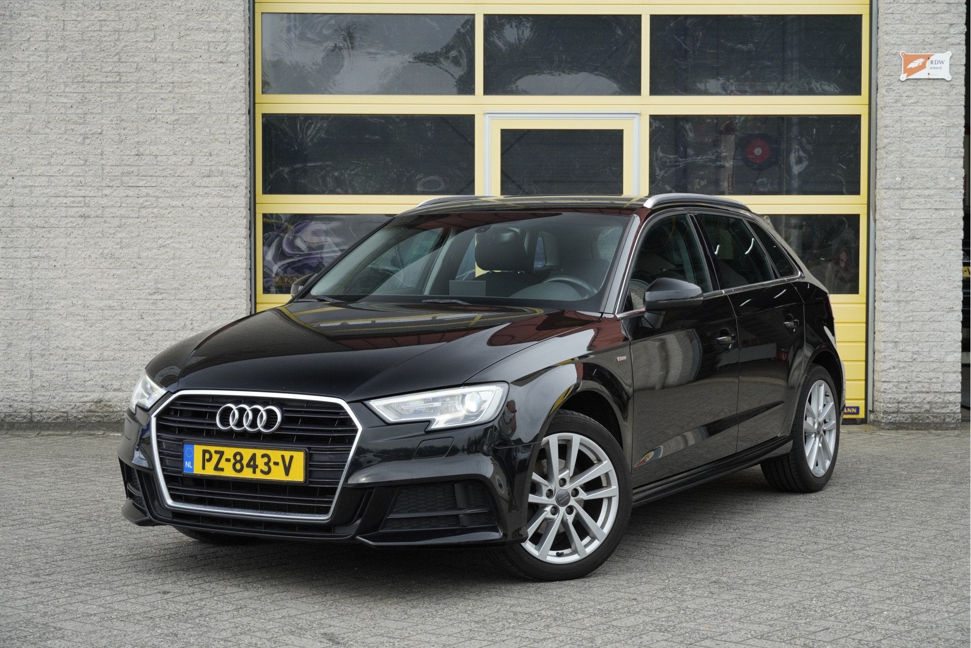 Audi A3 Sportback 1.0 TFSI 5drs S-Line BJ2017 Lmv 17" | Led, Auto's, Audi, Stof, Gebruikt, Zwart, Origineel Nederlands
