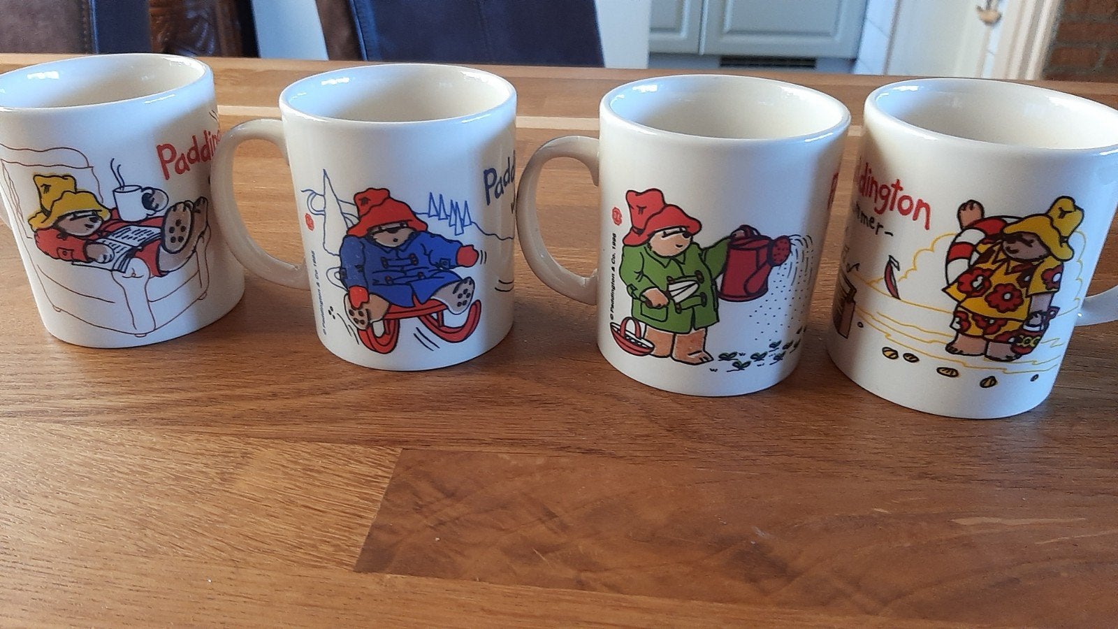 Verschillende soorten mokken van beertje paddington Douwe Eg, Huis en Inrichting, Keuken | Servies, Ophalen, Overige stijlen, Kop(pen) en/of Schotel(s)