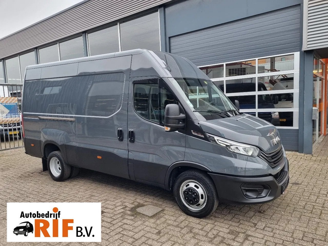 Iveco Daily 35C18 3.0D L2H2 HI-MATIC EURO 6 (bj 2023), Automaat, Achterwielaandrijving, Gebruikt, Euro 6