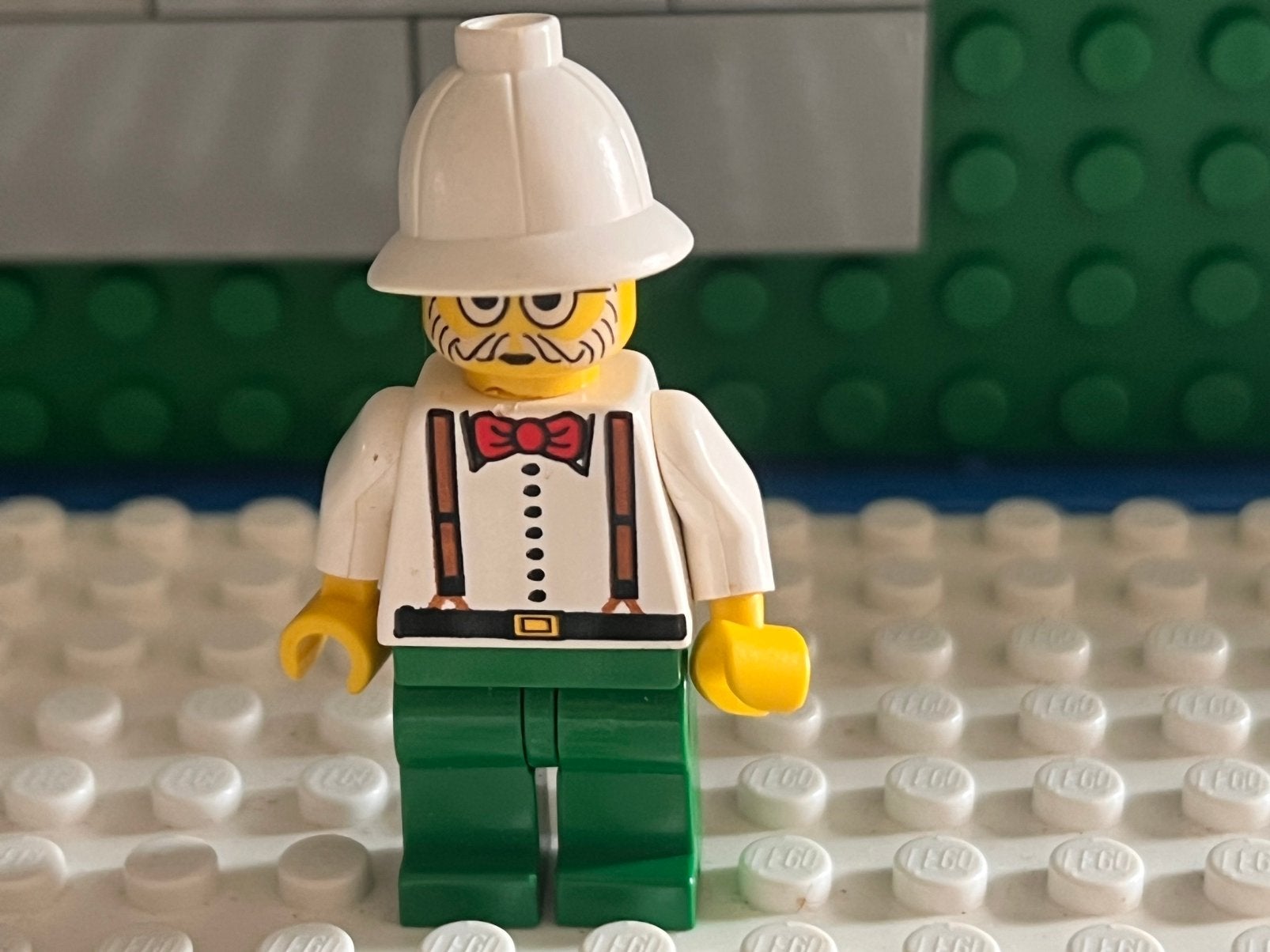 Lego minifiguur dr charles, Kinderen en Baby's, Speelgoed | Duplo en Lego, Ophalen of Verzenden, Zo goed als nieuw