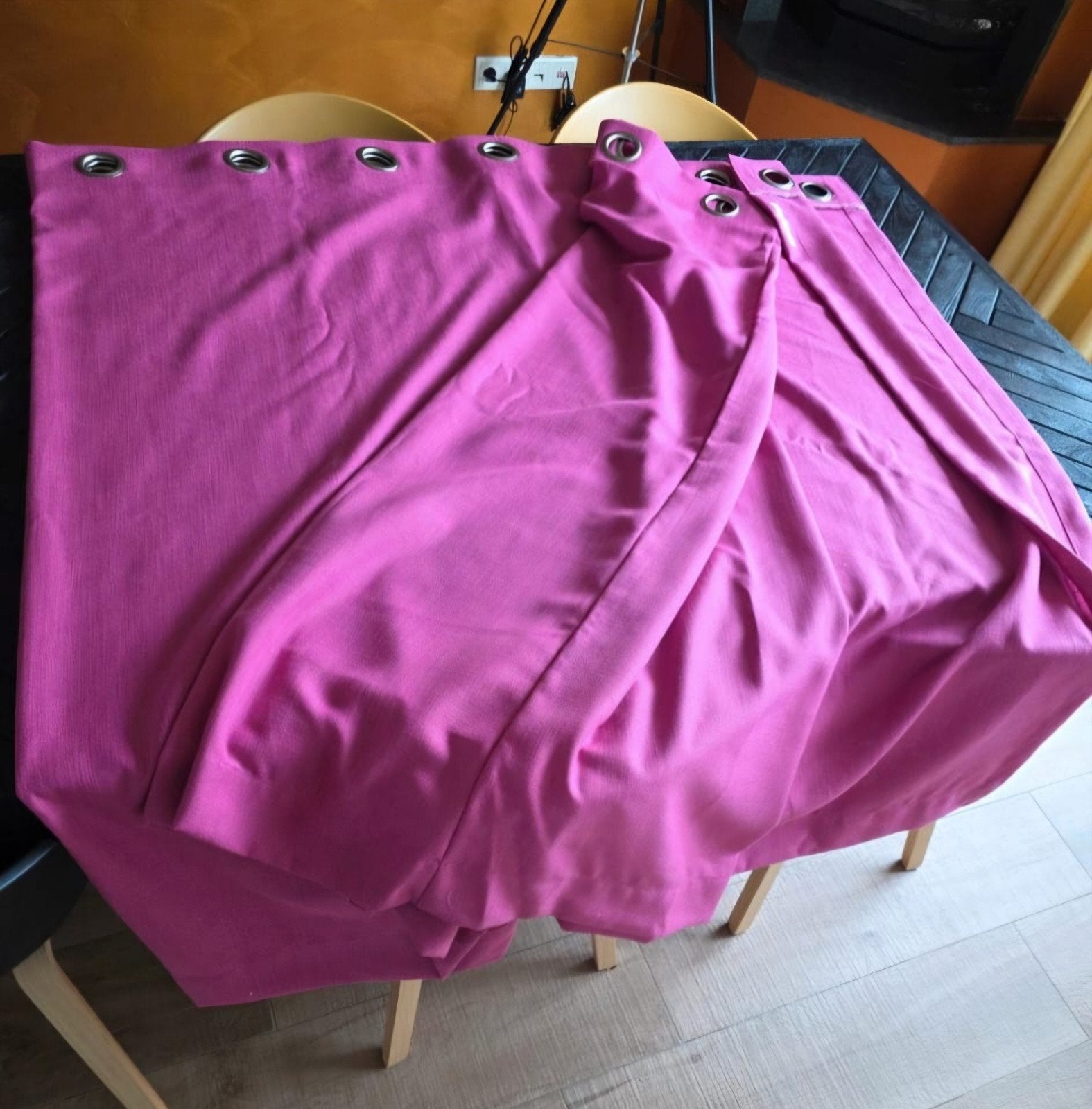 Nieuwe Magenta roze linnen gordijn met ringen, Huis en Inrichting, Nieuw, Ophalen of Verzenden, Met ringen, Overige materialen