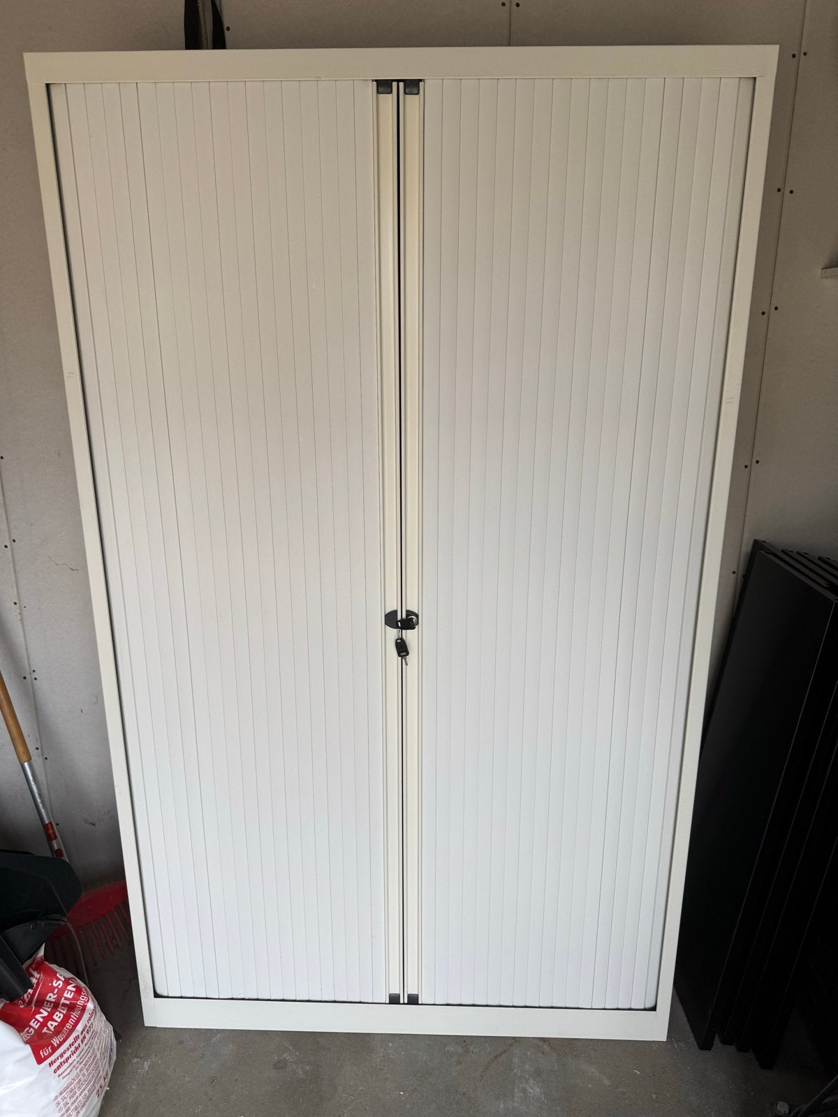 Metalen archiefkast met roldeuren en slot met 5 schappen, Ophalen, Gebruikt, 100 tot 150 cm, Meerdere deuren