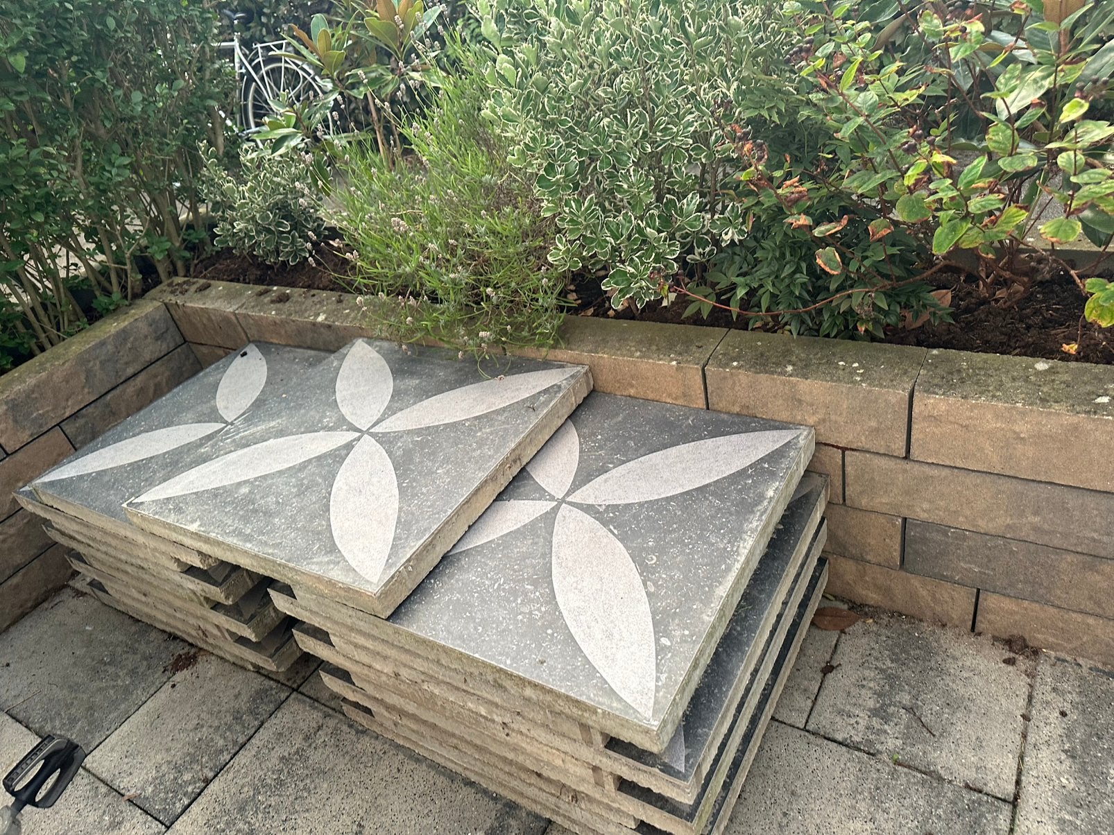 17st Keramische Betontegels Kera Twice Flower, Ophalen, Keramiek, 5 tot 10 m², Zo goed als nieuw