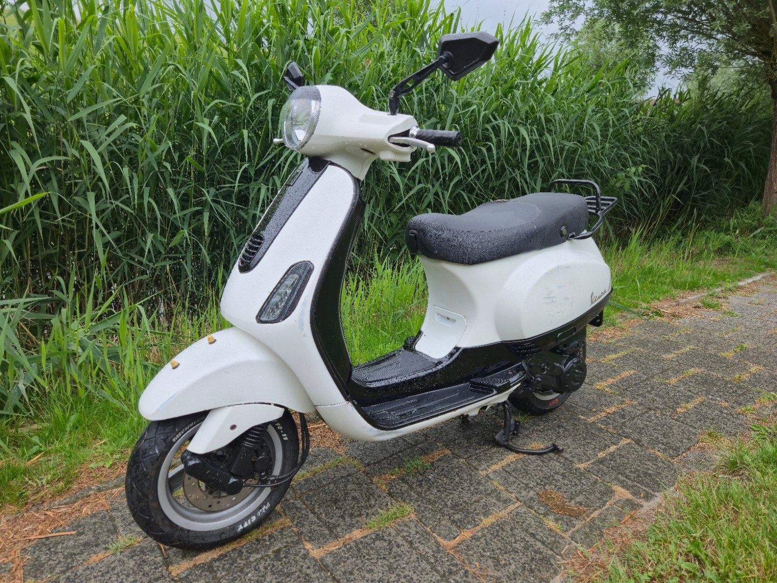 Vespa scooter - Wit/Zwart - Goede staat, Ophalen, Gebruikt, Overige modellen, Maximaal 45 km/u