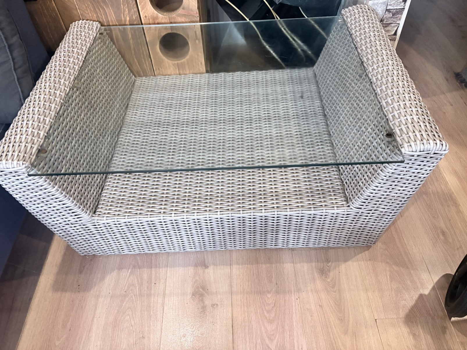 Lage tafel met glasplaat, Tuin en Terras, Tuintafels, Ophalen, Zo goed als nieuw, Rechthoekig, Wicker