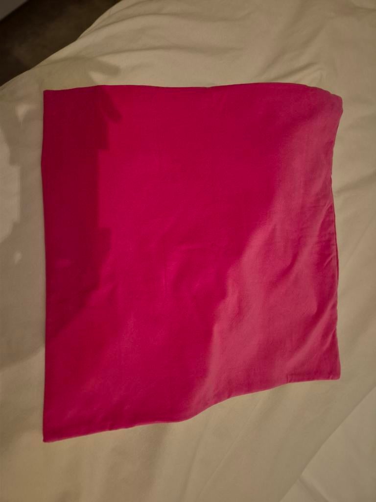 Nieuw Velvet Fuchsia Kussenhoes 50x50, Ophalen of Verzenden, Nieuw, Roze, Vierkant
