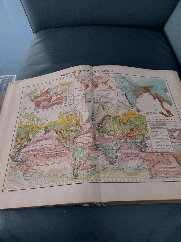 School-Atlas der Geheele Aarde  uit 1921 30 euro, Ophalen of Verzenden