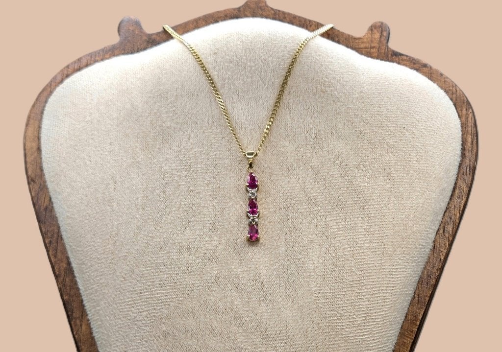 Gouden Vintage hanger met robijn en diamanten. 2026/619, Overige voorstellingen, ., Ophalen of Verzenden, Zo goed als nieuw