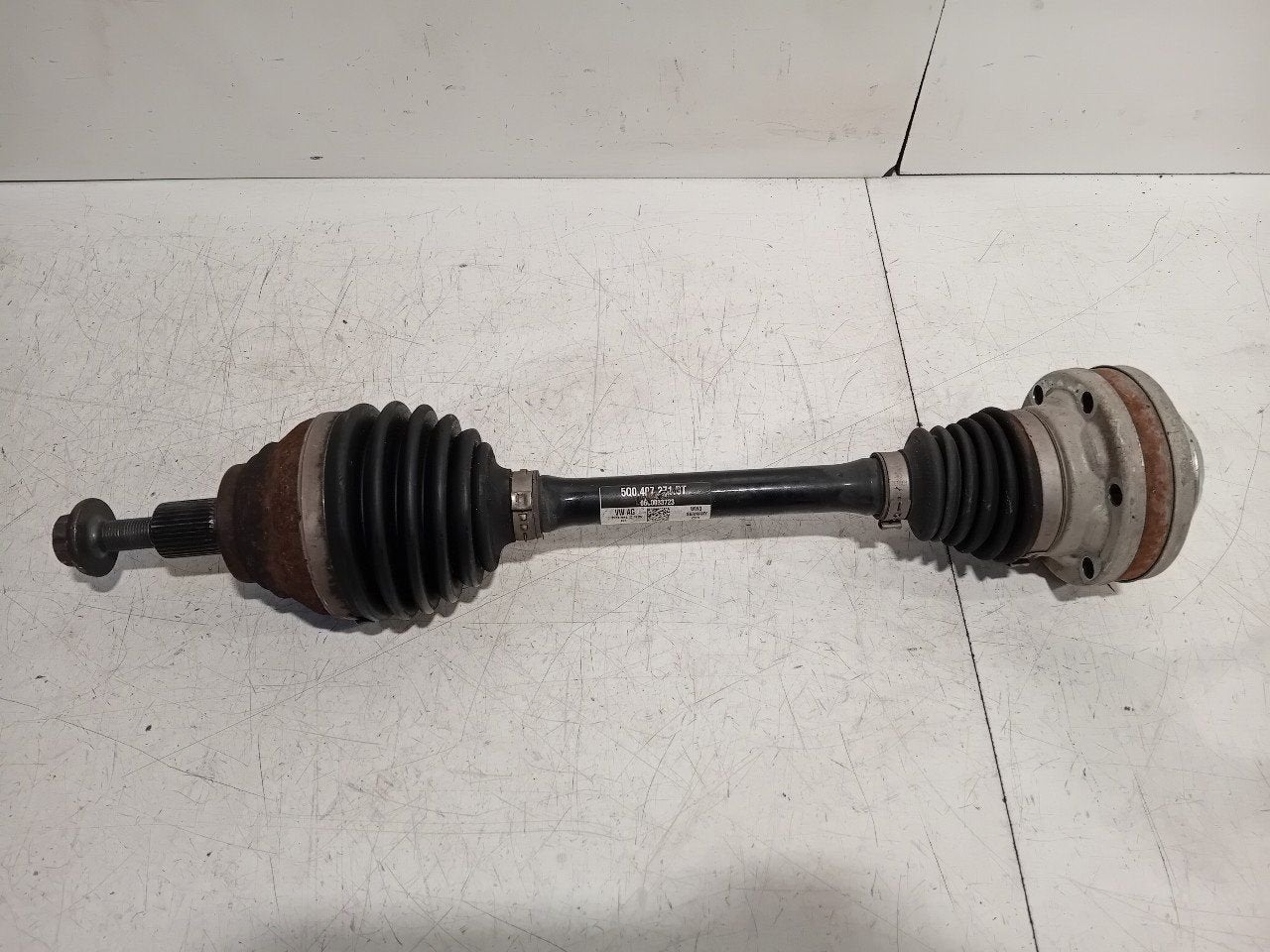 Aandrijfas links voor Audi A3, Onderdelen@venauto.nl, Van der Ven Autorecycling B.V., Gebruikt, Ettenseweg 76, 4706 PB Roosendaal, The Netherlands