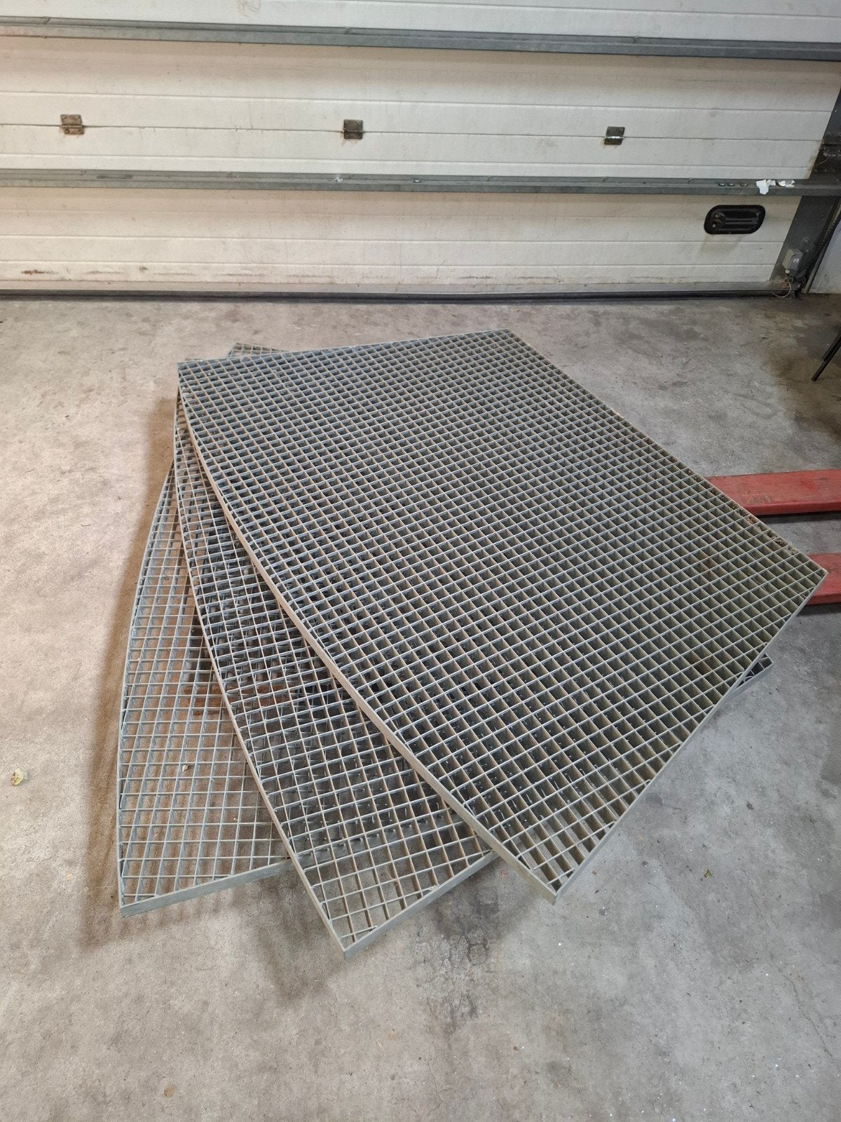 Metalen roosters (3 stuks) - 140x200 cm, Ophalen of Verzenden, Gebruikt, IJzer