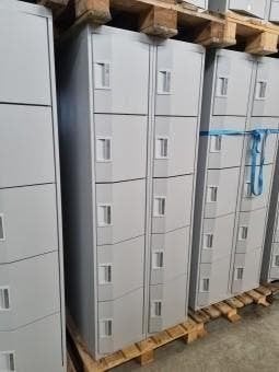 PARTIJ ZEER NETTE grijze lockers kluisjes lockerkasten, Ophalen, Gebruikt