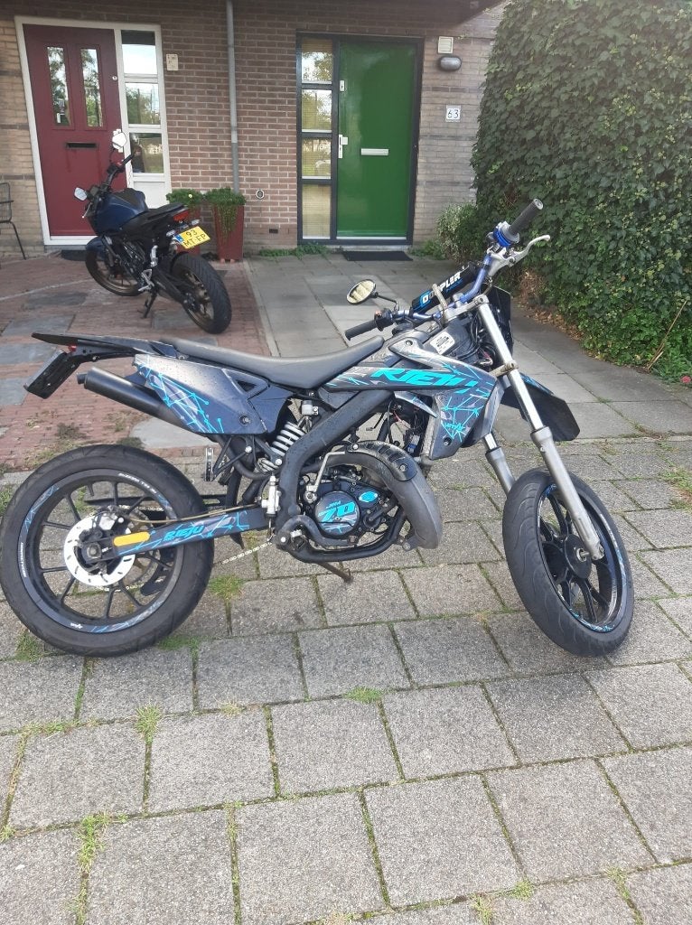 Rieju MRT 50 SM | 2021 | 45 km/u | Net gekeurd., Fietsen en Brommers, Ophalen, Gebruikt, Maximaal 45 km/u, 50 cc